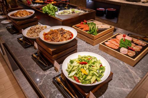 Makanan di atau berdekatan hotel