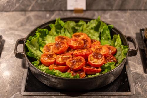 Makanan di atau berdekatan hotel