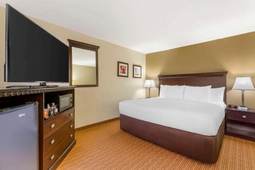 Comfort Inn West Phoenix at 27th Ave and I-I0 Image