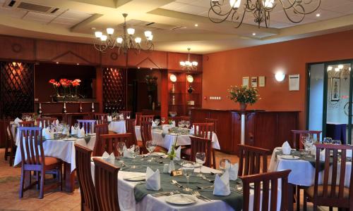 Εστιατόριο ή άλλο μέρος για φαγητό στο M'kango Golfview Hotel