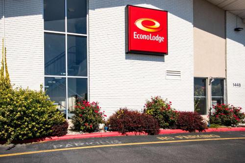 a building with a sign on the side of it at Econo Lodge in Idaho Falls