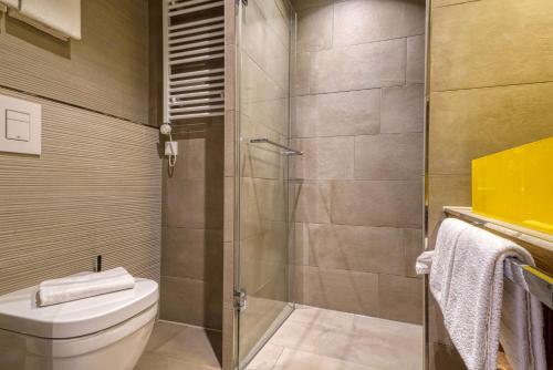 Un baño de Vienna House Easy by Wyndham Hamburg Bergedorf
