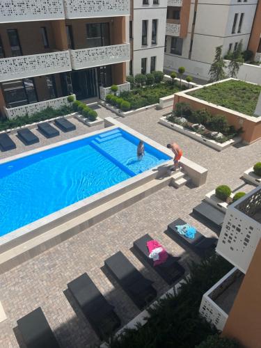 Πισίνα στο ή κοντά στο Adela & Robert Home cu piscină și parcare privată