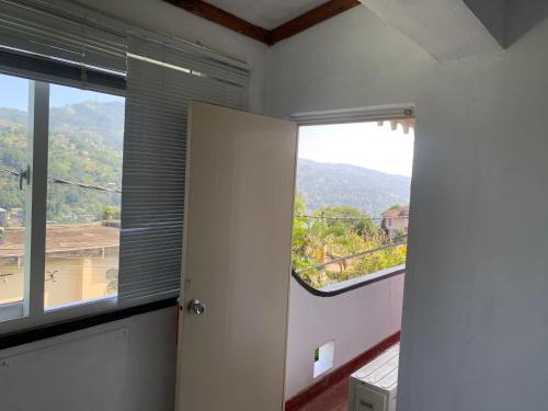 Общий вид на горы или вид на горы из апартаментов/квартиры