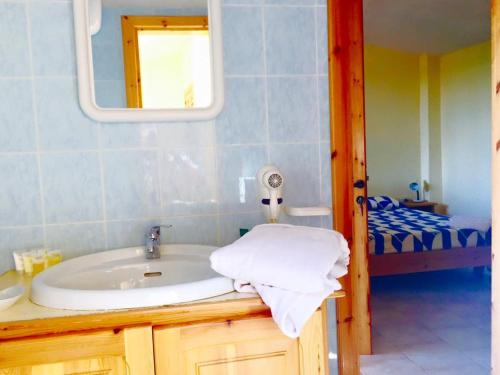 Et badeværelse på Villaggio Turistico La Fenosa