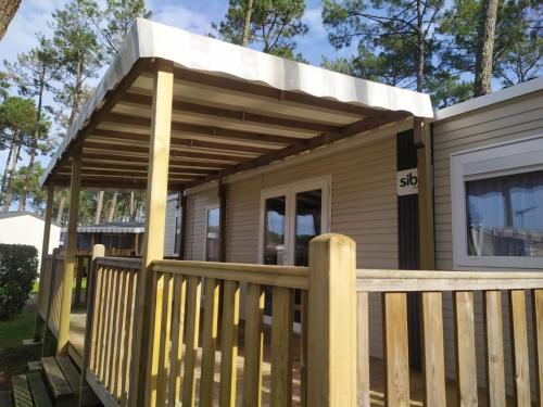 MH 541 Spacieux 40m2 avec 2 chambres 1 salle de bain dans Camping 4 étoiles