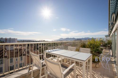 ROOF TERRACE OF 123m2 sea view double garage air conditioning