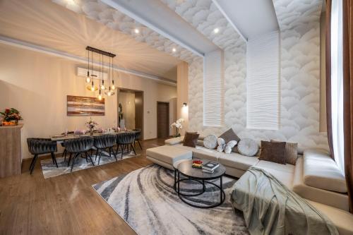 Exclusive n' Grand City Center Residence with 5 BEDRMS