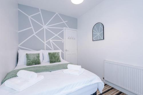 Gallery image of Modern & Spacious 2 bed house - Free Parking in Bradford