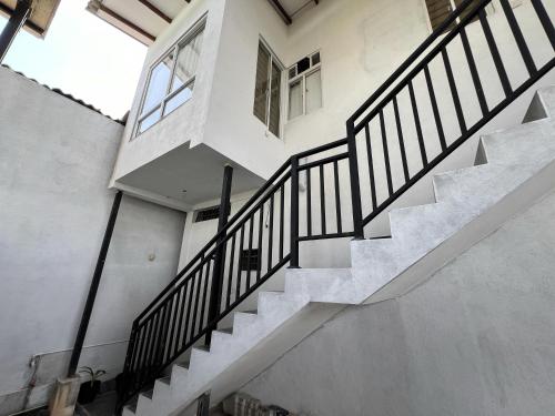 Imagen de la galería de Cinnamon Holiday Home Near Airport, en Ekala