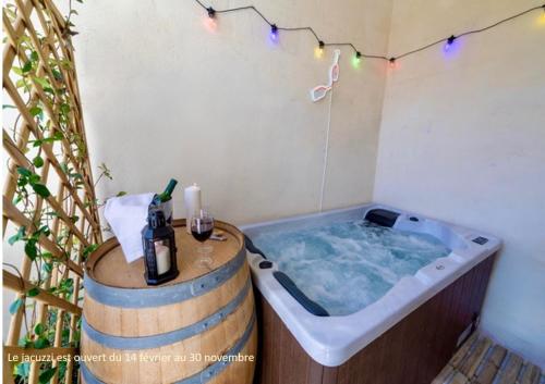 Fotografie z fotogalerie ubytování Suite Grand Cru - SPA & terrasse v destinaci Arveyres