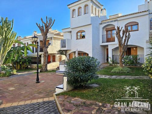 Το κτήριο όπου στεγάζεται  το δωμάτιο σε οικογενειακή κατοικία