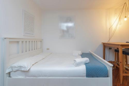Xenia Apartments - Lovely studio in Corso Genova 10 min from Duomo