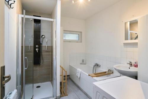 Photo de la galerie de l'établissement Spacieuse maison 4 chambres, à Valenciennes