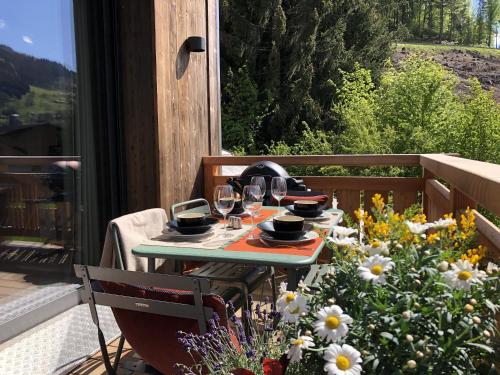 Taman di luar Appartements Chalet Le Fornay
