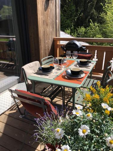 Taman di luar Appartements Chalet Le Fornay