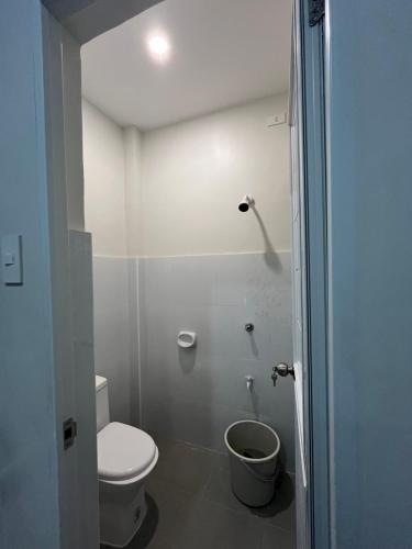 Koupelna v ubytování Comfy staycation I in Sorsogon City
