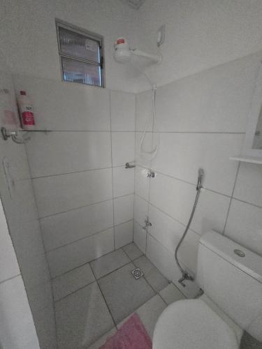 Bilik mandi di Casa rosa - conforto com split, wifi e água quente