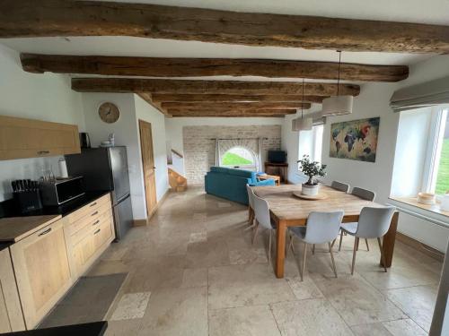 Kuchyň nebo kuchyňský kout v ubytování Gîte de la Tour, 6 pers