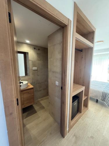 A bathroom at Pensión La Ola