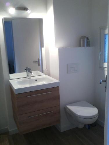 T1 lumineux, Saint Malo-Solidor, parking gratuit