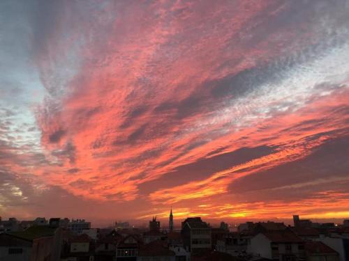 Východ nebo západ slunce při pohledu z apartmánu nebo okolí