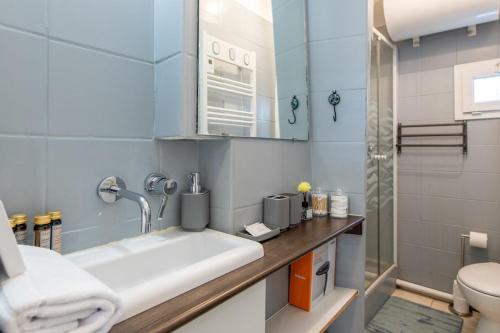 Stylish & Elegant I Metro is only 1minute away I Near Montmartre