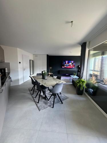 Televisyen dan/atau pusat hiburan di Modern apartment
