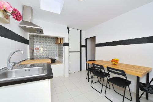 Vintage & Central Apartment in Bairro Alto