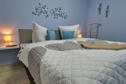 Ένα ή περισσότερα κρεβάτια σε δωμάτιο στο Fischerblick Haushälfte