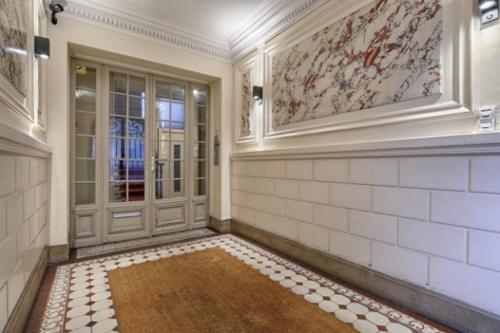 Fantin Latour studio confortable 2P Seine et tour Eiffel