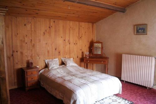Postel nebo postele na pokoji v ubytování Maison Périgourdine à St Martin des combes 2-7 personnes
