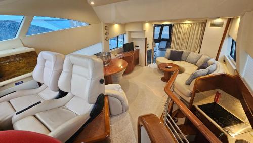 Posezení v ubytování Superbe yacht dans le port de Cannes