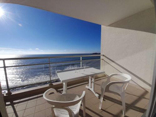 Studio Cabine Face à la Mer avec Accès Direct à la Grande Plage - Saint-Gilles-Croix-de-Vie - FR-1-324-62