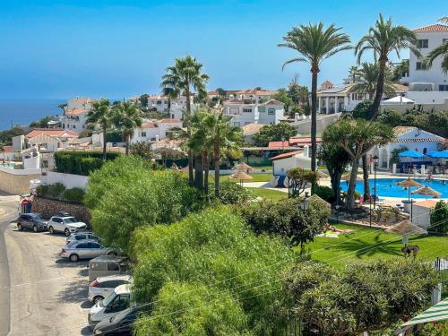 A2407 Charming Townhouse with sea views and pool