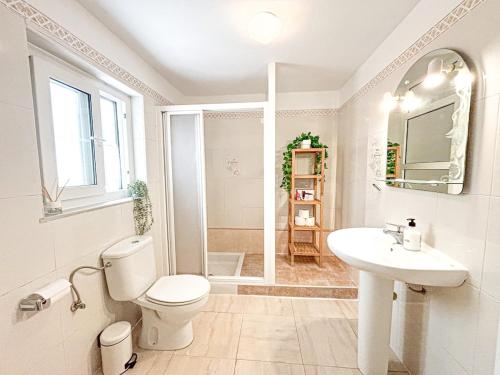 A2407 Charming Townhouse with sea views and pool