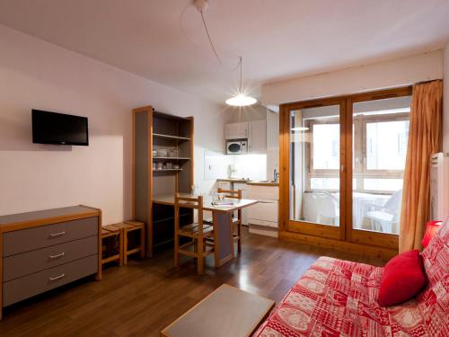 Studio 2* au Centre de Brides-les-Bains, Balcon, Wifi, Parking Couverts, Proche Télécabine et Spa - FR-1-512-80