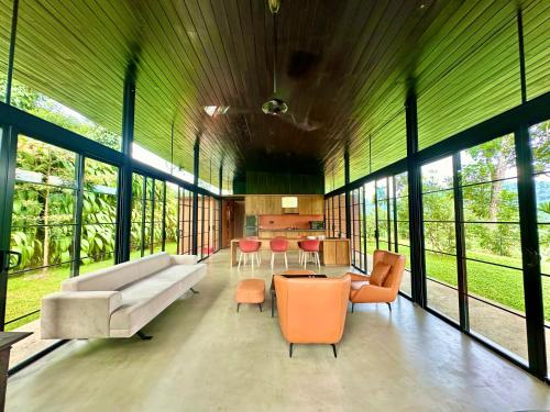 Ruang duduk di Singhe Villa Banagala
