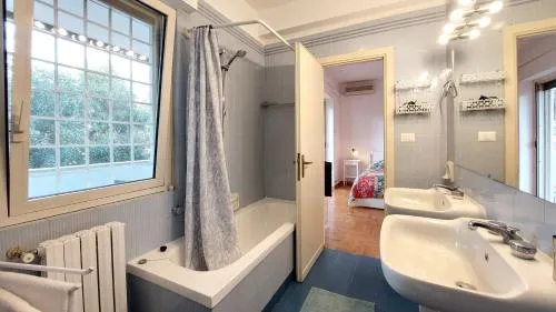 Delmirani's Book Apartments - Vatican View photo 14
