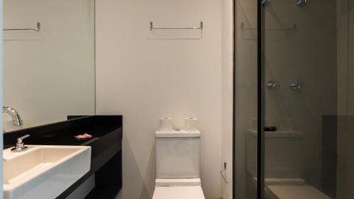 Koupelna v ubytování Studios Novíssimos com Piscina no Rooftop e vista para o Allianz Parque