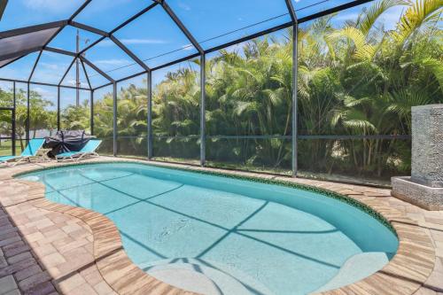 Πισίνα στο ή κοντά στο Sunset Cove Marina Gateway-Heated Pool, Spacious, Walk to Dining,Shops,Marina