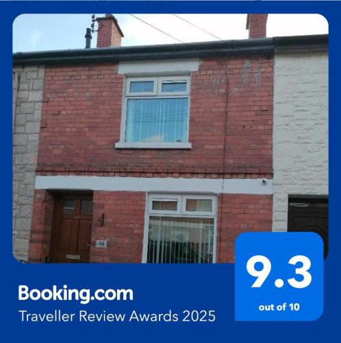Foto Máire Toiréasa – cosy refurbished property in the Gaeltacht Quarter 1