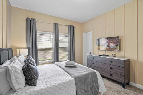 Relaxing Getaway Near Disney with Pool & Themed Rooms photo 12
