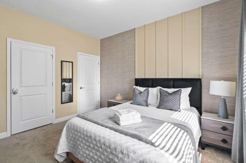 Relaxing Getaway Near Disney with Pool & Themed Rooms photo 13