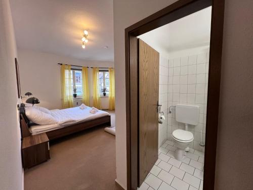 Koupelna v ubytování Hotel Doko Gardelegen