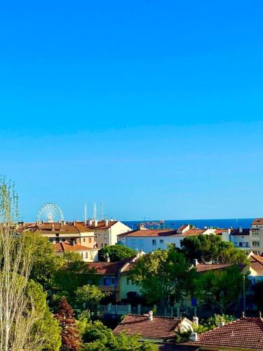 Photo de la galerie de l'établissement Ile d'or Appartement spacieux et confortable à 100m de la mer, à Fréjus