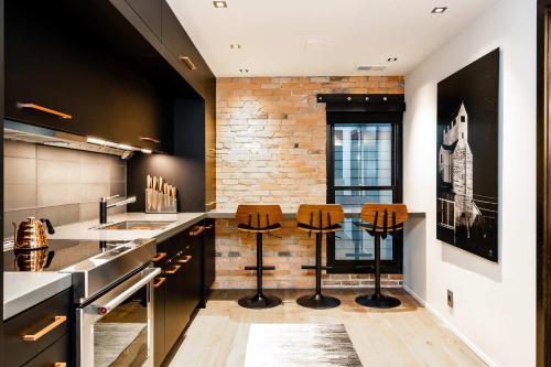 Dapur atau dapur kecil di Privacy & Luxury in the Heart of Downtown Bozeman