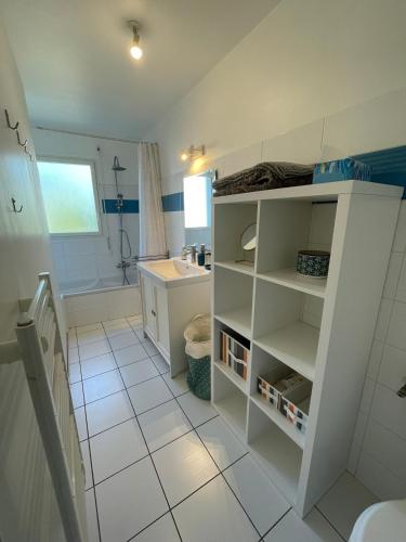 Photo de la galerie de l'établissement Maison Morgat - 3 chambres - Terrasse - Jardin, à Crozon