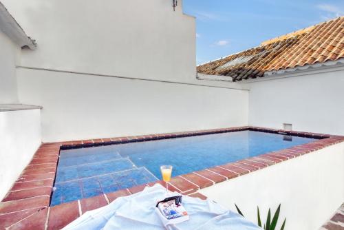Private House PRIVATE POOL Private Andalusian Courtyard BBQ Near Historic Center