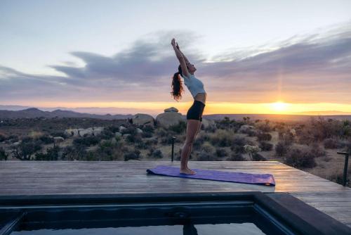 Atomic Ranch l Modern Pool Cabin Against 250 Acres, Pioneertown ...